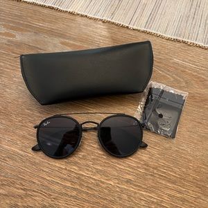 Black Ray-Ban Round Double Bridge Sunglasses